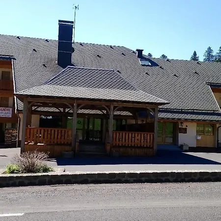 公寓 Studio Cocooning Dans Le Cantal 拉维西尔